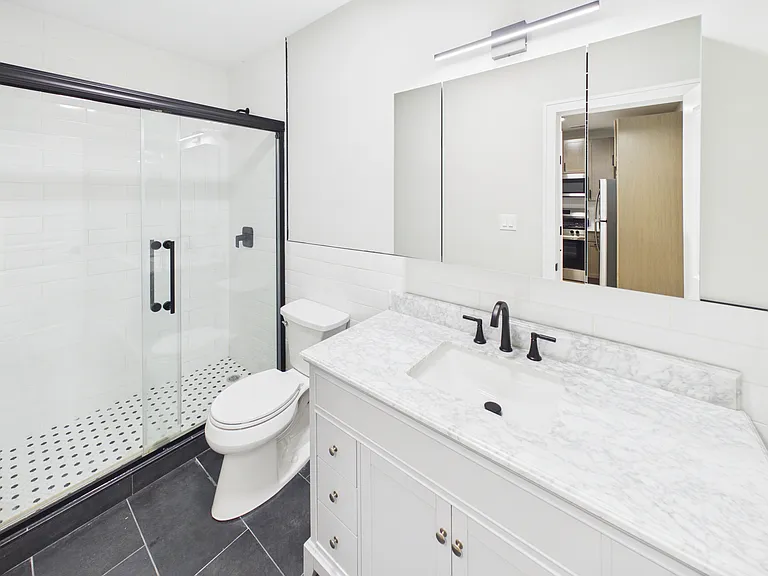 2142 S Fairfield Ave — Photo 11