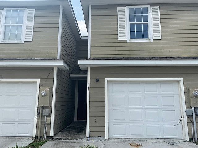 1st image of 727 Layton Dr