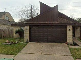 11911 S Fairhollow Ln, Houston, TX 77043