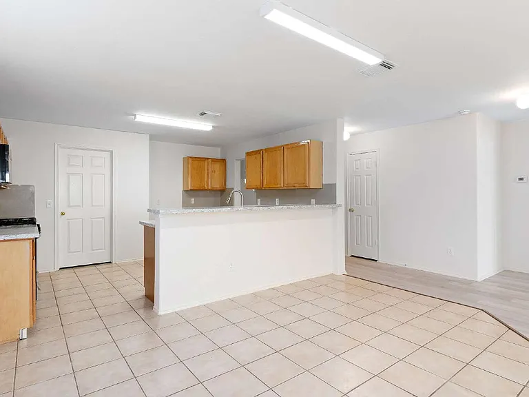 2923 Katybriar Ln — Photo 3
