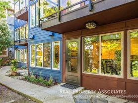 29 Etruria St, Seattle, WA
