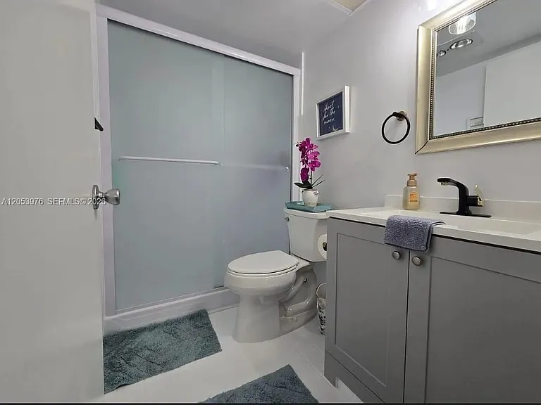 1103 Bahama Bnd #H2 — Photo 9