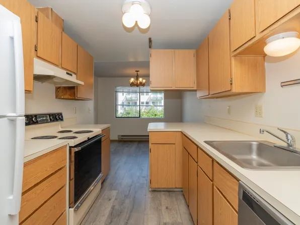 Belle Chateau, 1426 NW 61st St #5, Seattle, WA 98107