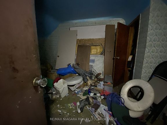 3rd image of 2936 Dorchester Rd