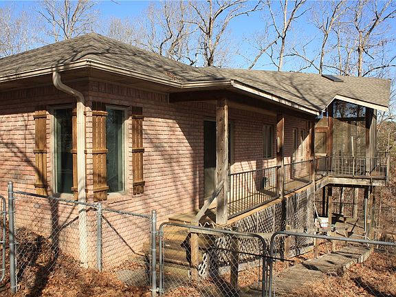 3rd image of 9118 Summer Shade Rd