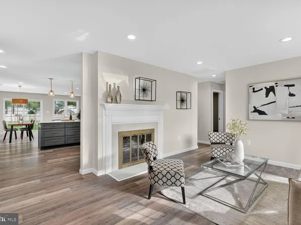 7911 Martha Washington St, Alexandria, VA 22309