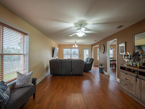 4th image of 4115 Silverwood Dr