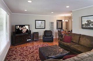 3rd image of 133 E Alamar Ave