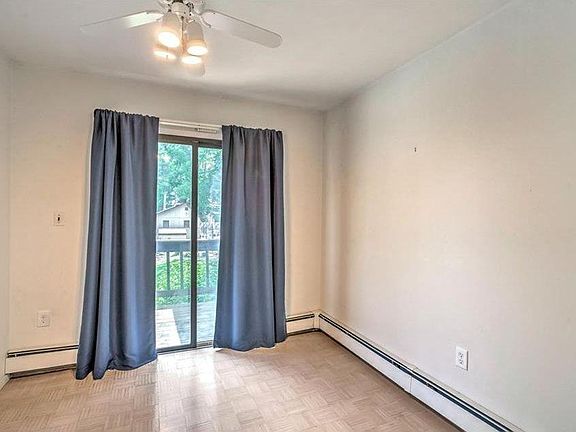 5th image of 2 Heritage Dr Unit C