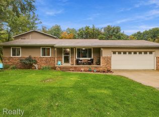6320 Winegar Rd, Perry, MI 48872