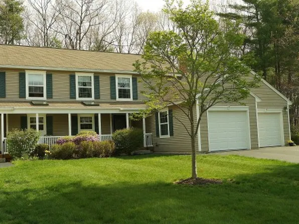 10 Dunnhill Dr, Kennebunk, ME 04043