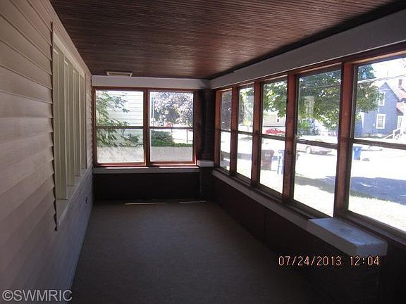5th image of 914 Jennette Ave NW