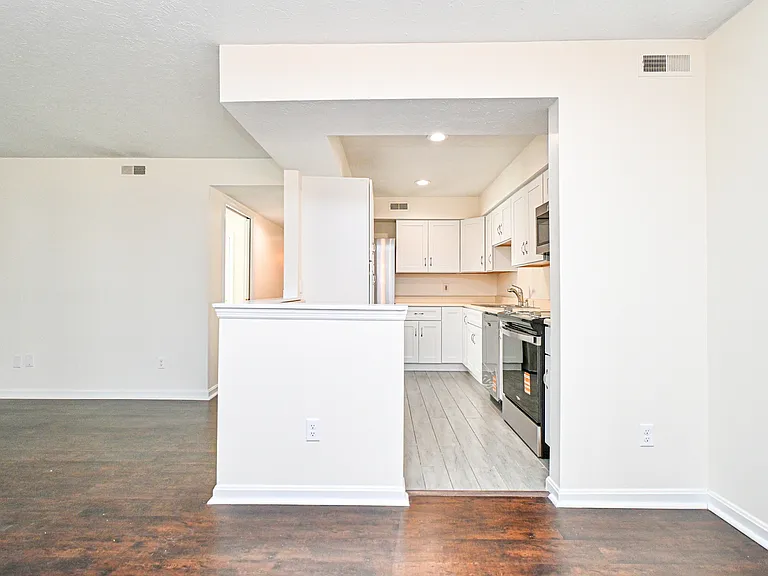 3021 Stratford Ct #1 — Photo 9