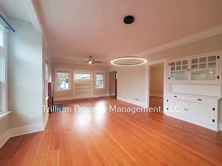 1411 SE 49th Ave — Photo 3