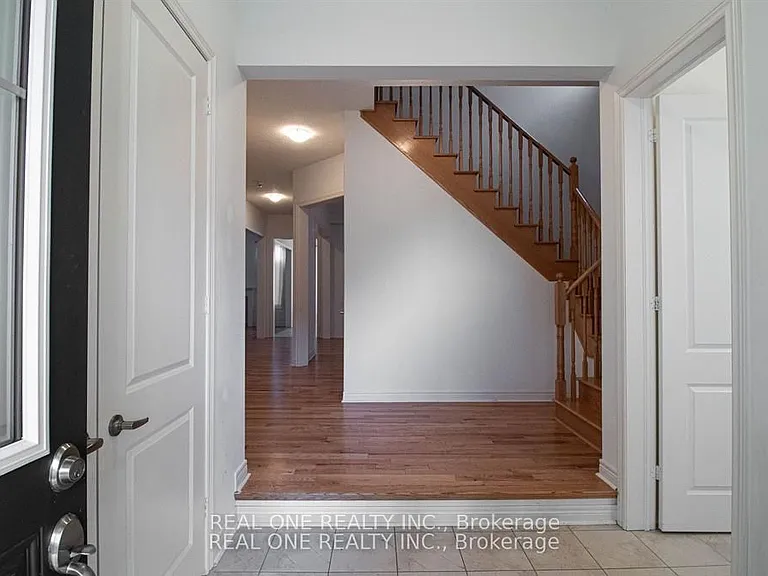 235 Gibson Cir — Photo 2