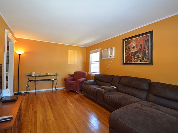 3rd image of 84 Shipherd Ave