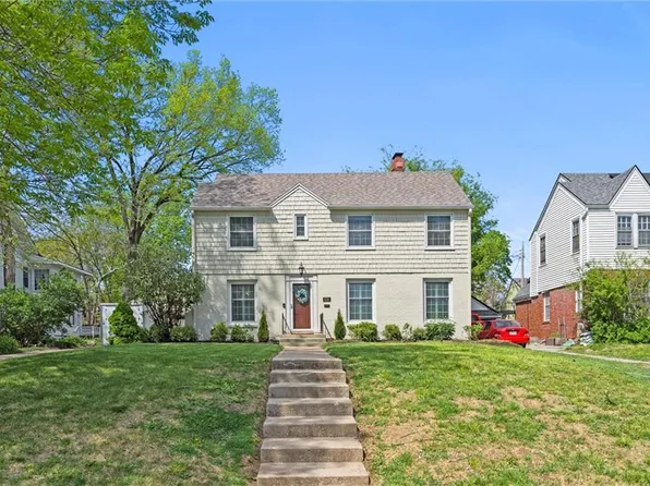 638 E Gregory Blvd, Kansas City, MO 64131