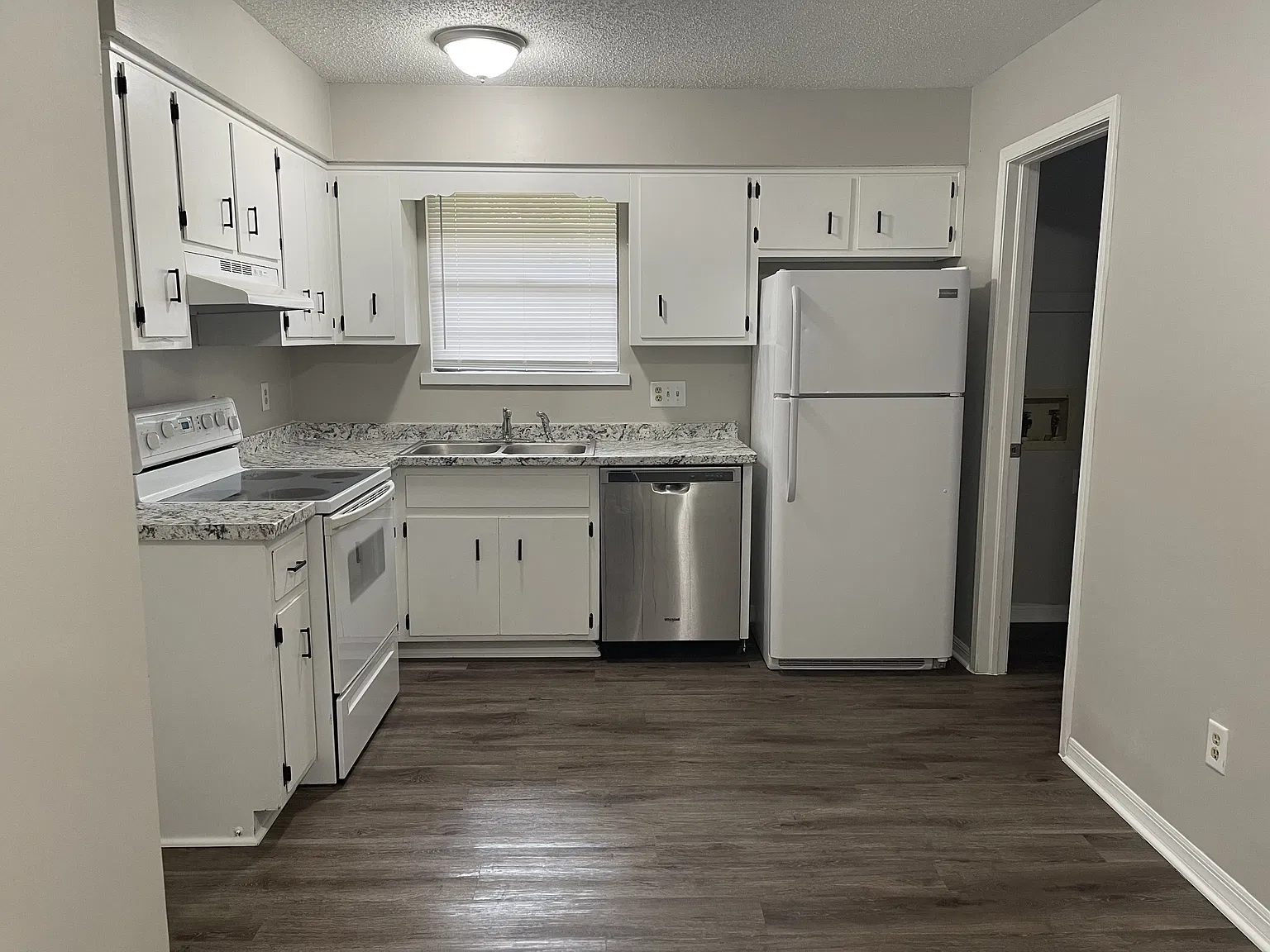 3052-A Gordon Street - 1 — Photo 3