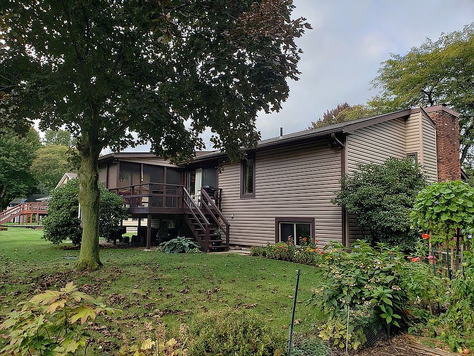 2nd image of 261 Copperfield Ct