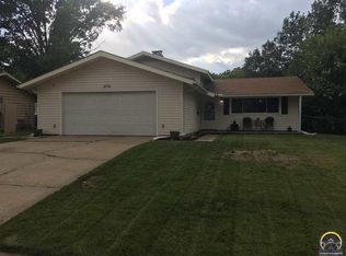 2719 SW James St, Topeka, KS 66614