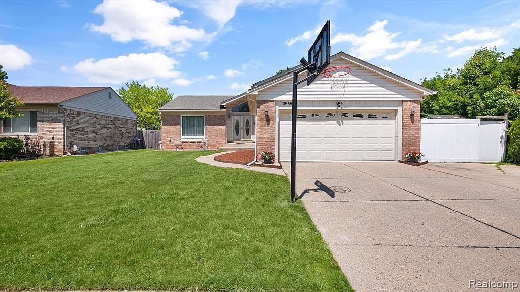 39551 Della Rosa Dr, Sterling Heights, MI 48313 Zillow