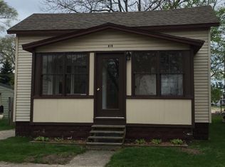 818 Elliott St, Grand Haven, MI 49417