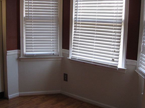 3rd image of 216 Choisy Cres
