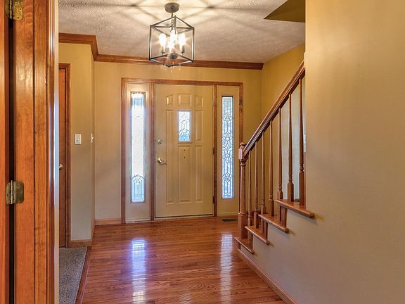 2nd image of 4709 Cromwell Dr