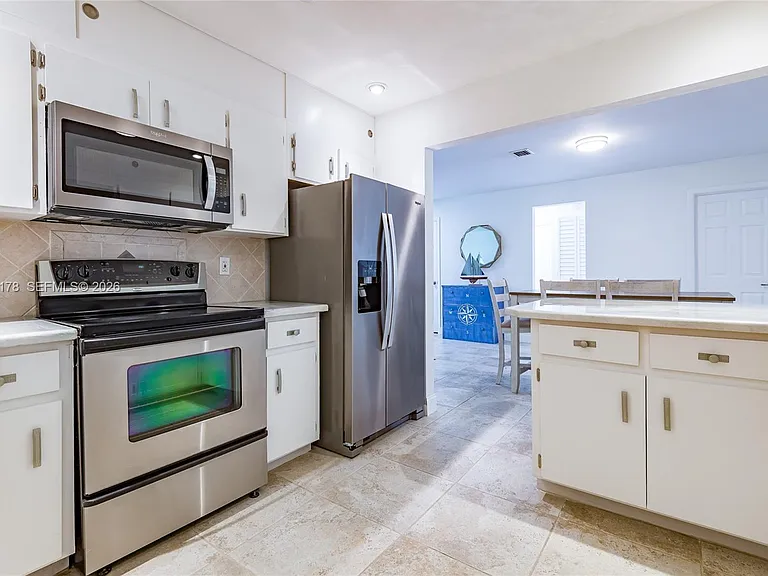 505 Heron Dr — Photo 1