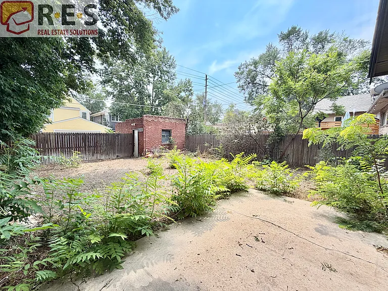 1146 Jackson St — Photo 12