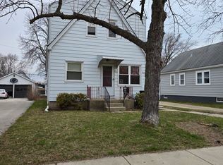 912 W Glendale Ave, Glendale, WI 53209