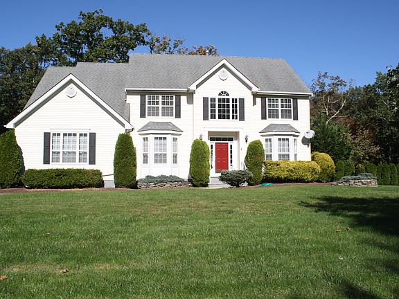 3rd image of 8 Olena Dr
