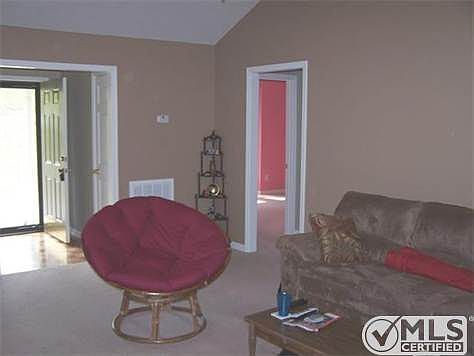 5th image of 115 Whippoorwill Dr