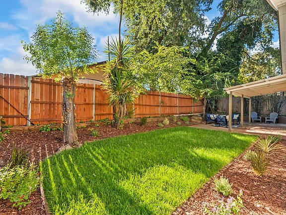 2nd image of 6745 Lakewood Way
