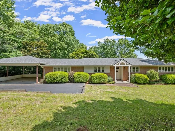 187 Sunrise Cir, Cornelia, GA 30531