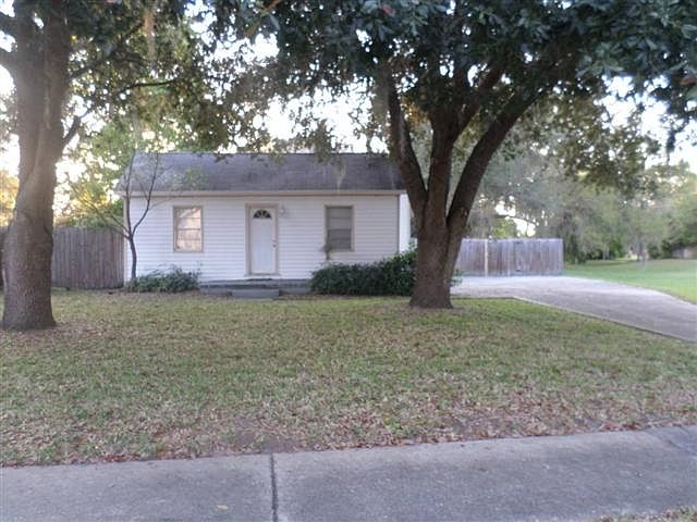1st image of 302 S Dixie Ave