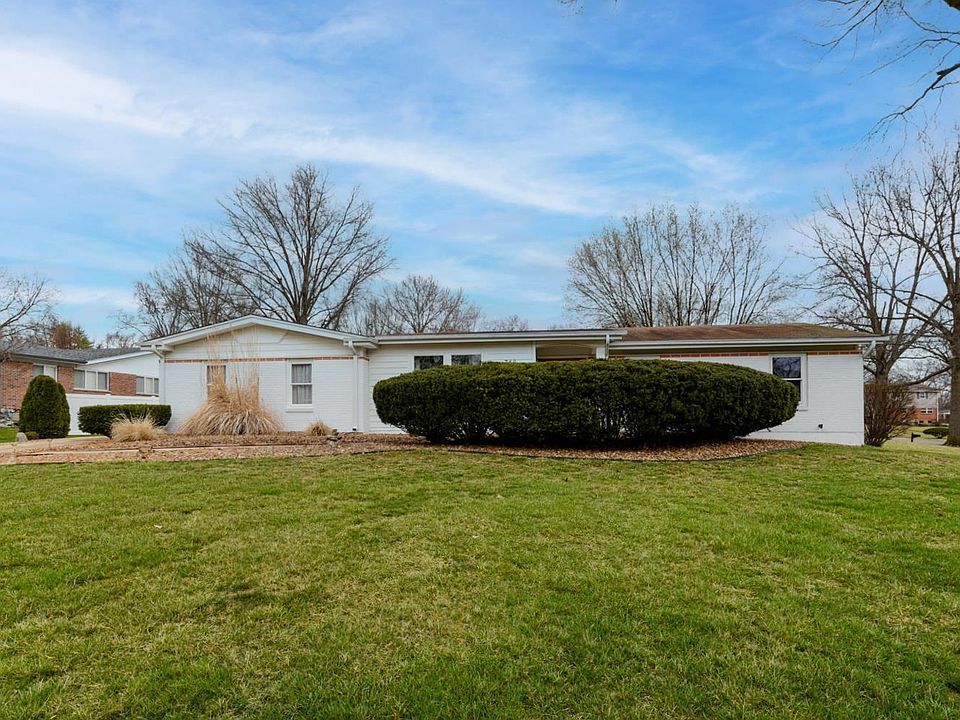 318 Country Club Dr, Ballwin, MO 63011 Zillow