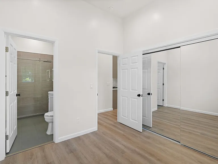 10327 Vanalden Ave — Photo 16
