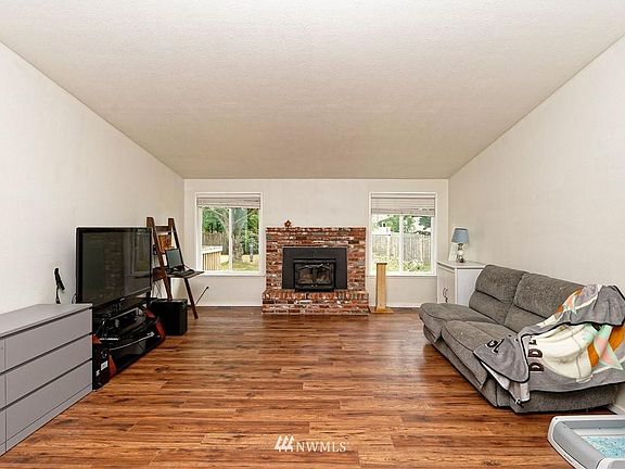 5th image of 12016 152nd Street Ct E