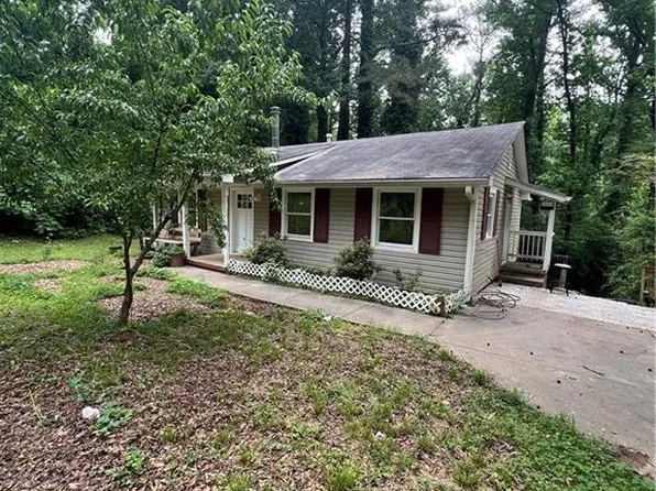 2708 Beacon Dr, Doraville, GA 30360
