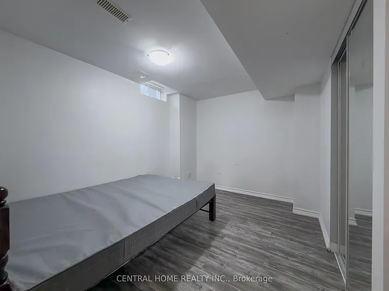 25 Eastvale Dr #BASEMENT — Photo 17