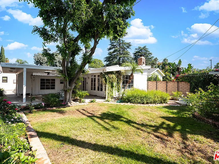 14842 Morrison St — Photo 31