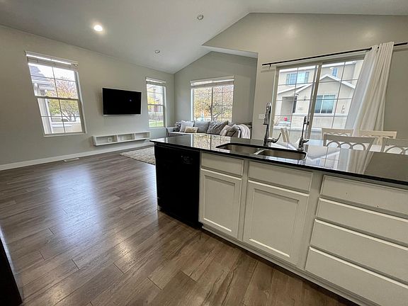 3rd image of 478 E Vancott Way