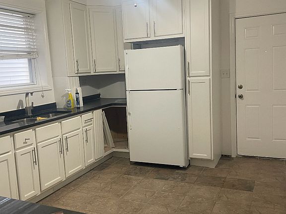 2nd image of 5055 W Montana St #1