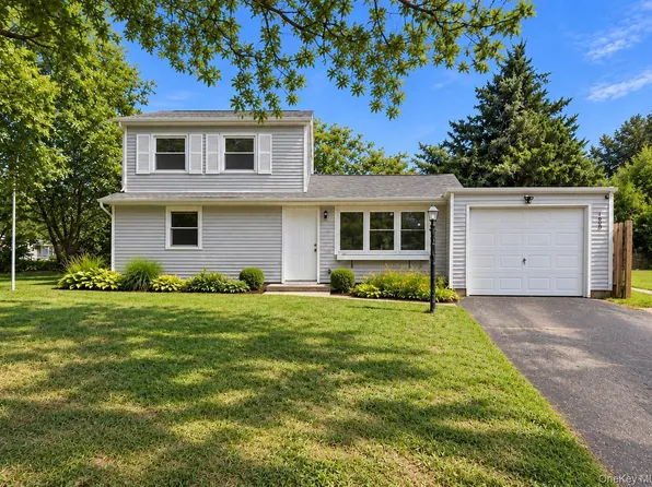 1065 Udall Road, Bay Shore, NY 11706