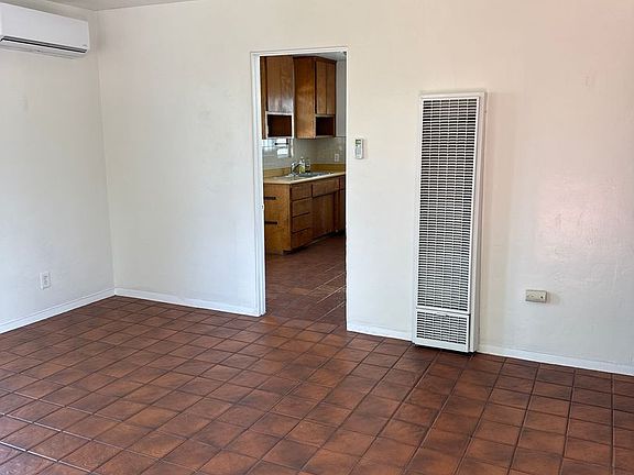 3rd image of 2050-2060 2nd Ave #2056