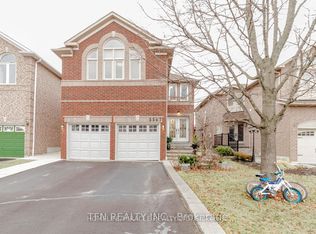 5547 Wheatland Ct, Mississauga, ON L5V 2E4