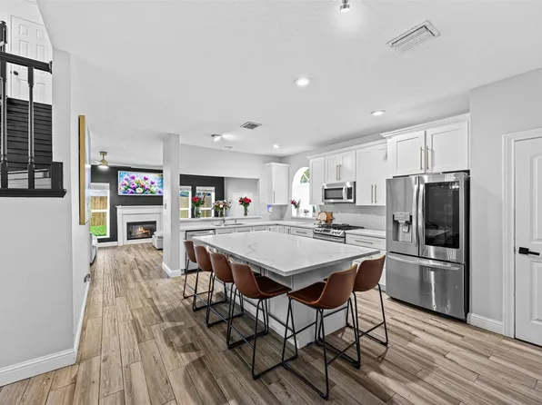 5702 W Vistaglen Loop, Houston, TX 77084