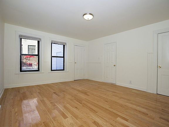 3rd image of 22 Polhemus Pl #1