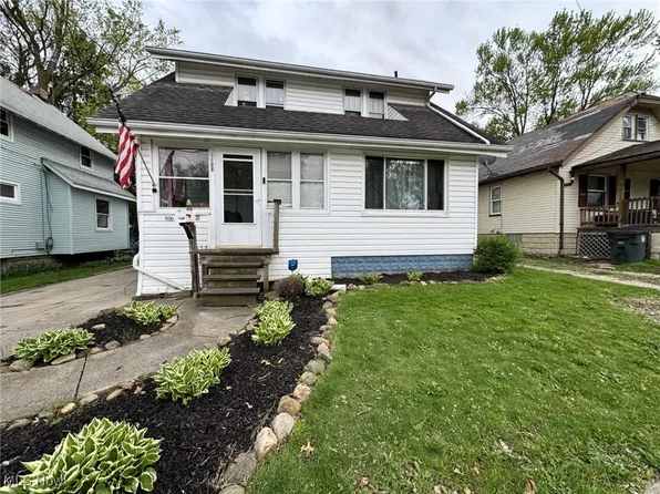 1160 McIntosh Ave, Akron, OH 44314